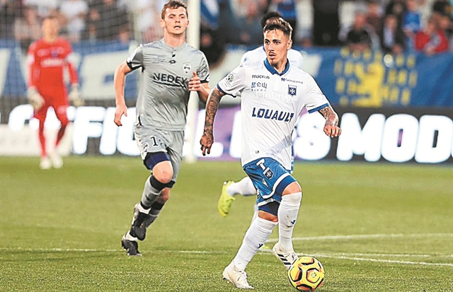 Ανακοινώνει Μαντσίνι, κλείνει Ντε Μποκ