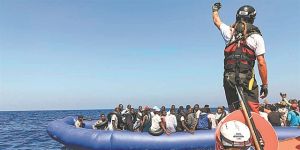 Επεσαν στα βράχια του Σαλβίνι