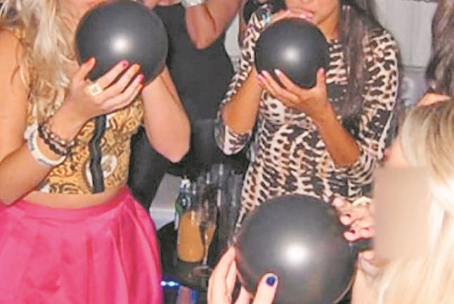 Καμπανάκι για τις αμπούλες γέλιου