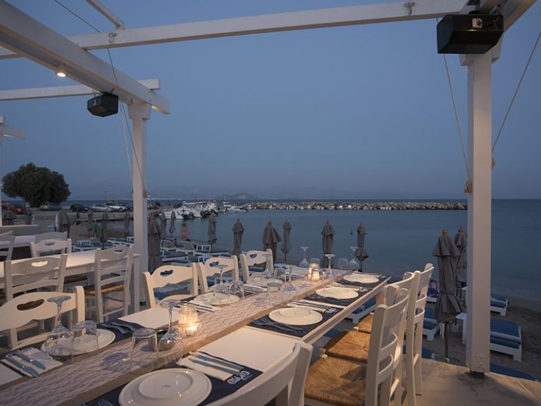 Πάρος: Απάντηση του εστιατορίου για το λουκέτο από την ΑΑΔΕ | tanea.gr