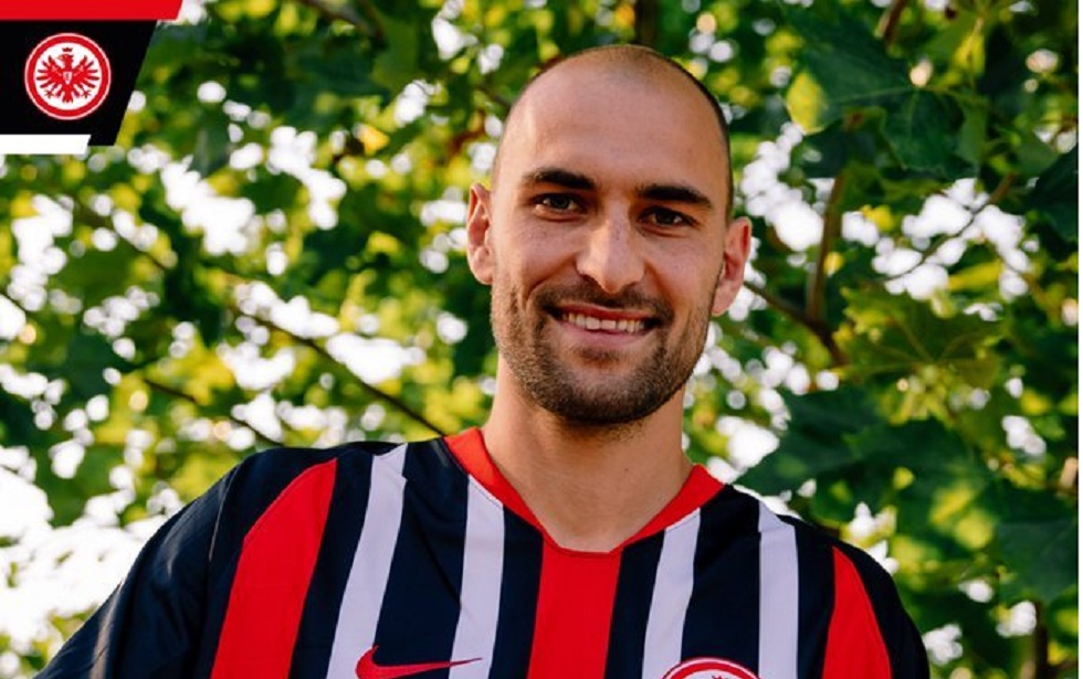 Στην Άιντραχτ Φρανκφούρτης το «κανόνι» της Σπόρτινγκ