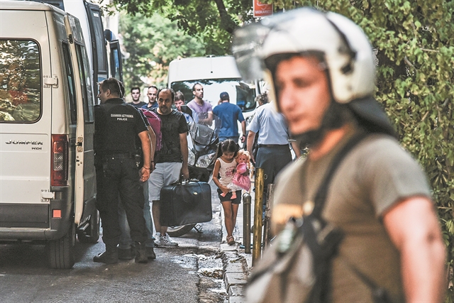 Θα συνεχιστούν οι επιχειρήσεις σε υπό κατάληψη κτίρια