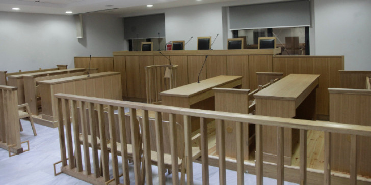 Ζητεί με αγωγή 400.000 ευρώ για την γκάφα Κατρούγκαλου