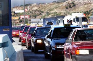 Πόσα θα πληρώσετε για τα διόδια στις διακοπές – Αναλυτικά οι τιμές