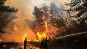 Ακραίος κίνδυνος πυρκαγιών το επόμενο τριήμερο – Σε γενική επιφυλακή η κρατική μηχανή