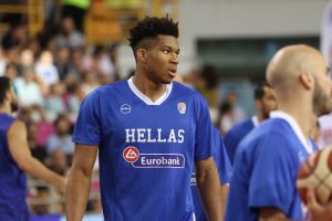 Επιβλητικό κάρφωμα από τον Γιάννη!