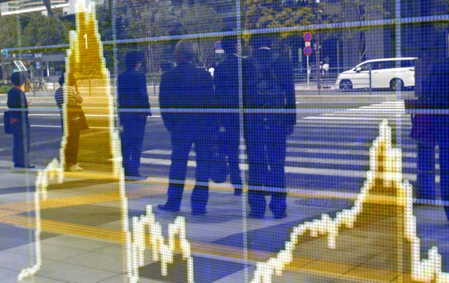 Παγκόσμια ύφεση χτυπά την πόρτα μας – Ασπίδα σωτηρίας αναζητά η Ευρώπη