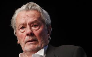 Ο Αλέν Ντελόν αναρρώνει μετά από εγκεφαλικό επεισόδιο