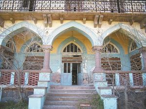 Κινδυνεύει με κατάρρευση ένα εκπληκτικό παλάτι στη Μυτιλήνη