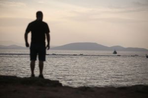 Ταχύπλοο τραυμάτισε λουόμενο στη Γλυφάδα