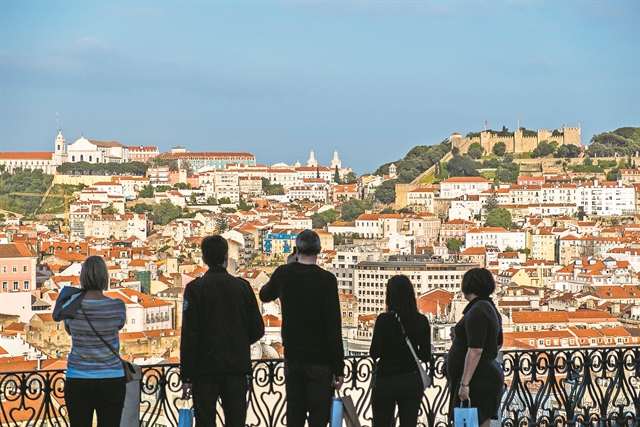 Πόλος έλξης για ξένους η Πορτογαλία