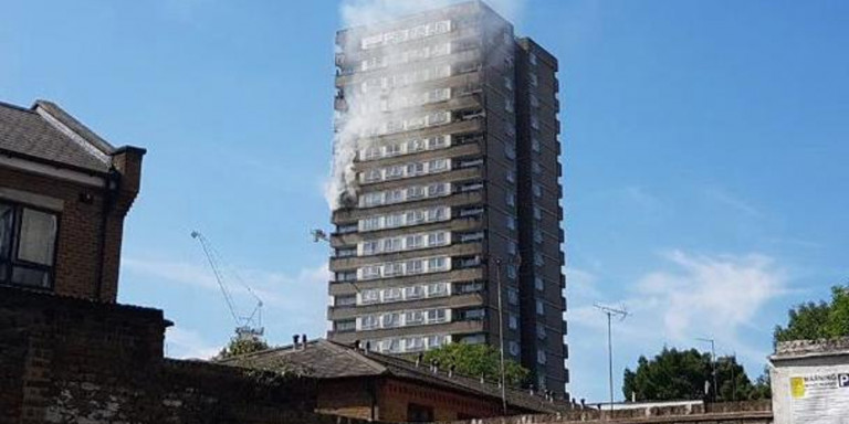 Λονδίνο: Μεγάλη φωτιά απέναντι από τον Πύργο Γκρένφελ