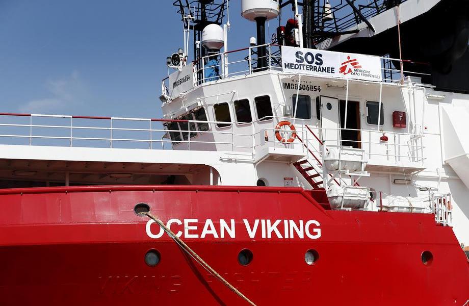 Τελειώνουν τα τρόφιμα στο Ocean Viking με 356 μετανάστες