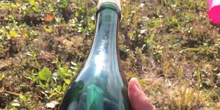 Βρέθηκε μπουκάλι με μήνυμα Ρώσου ναυτικού από τον Ψυχρό Πόλεμο στην Αλάσκα