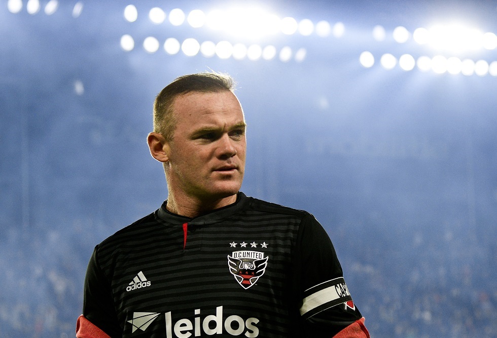 Ο «άτακτος» Ρούνεϊ έριξε αγκωνιά και αποβλήθηκε