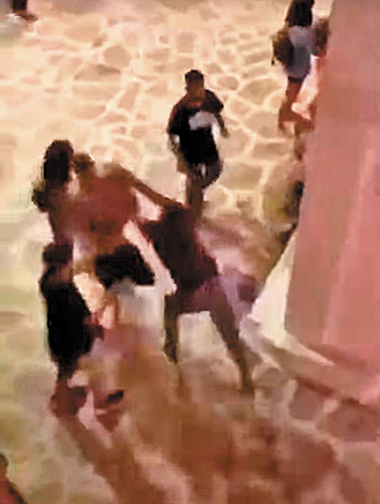 Τον γύρο του κόσμου κάνουν οι εικόνες της ντροπής