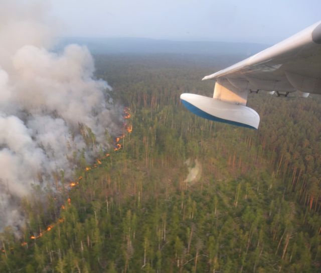 Πυρκαγιές στη Σιβηρία: Βομβαρδίζουν τα σύννεφα για να βρέξει