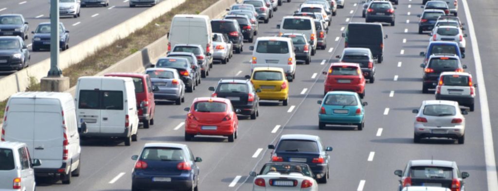 Αναστέλλονται οι αυξήσεις στα τέλη κυκλοφορίας έως τον Φεβρουάριο του 2020