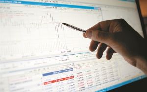 ΕΛΣΤΑΤ: Πτώση σε εξαγωγές και εισαγωγές τον Ιούνιο