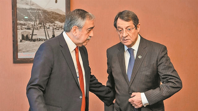 Πορεία διαλόγου σε δρόμο με αγκάθια