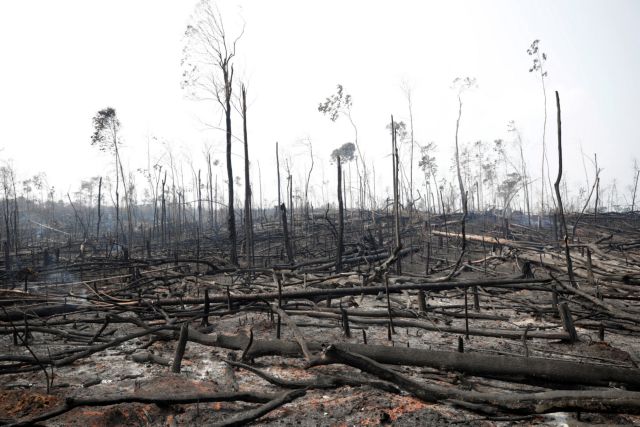 Αμαζόνιος: Στέλνει στρατό ο Μπολσονάρου για την κατάσβεση της φωτιάς