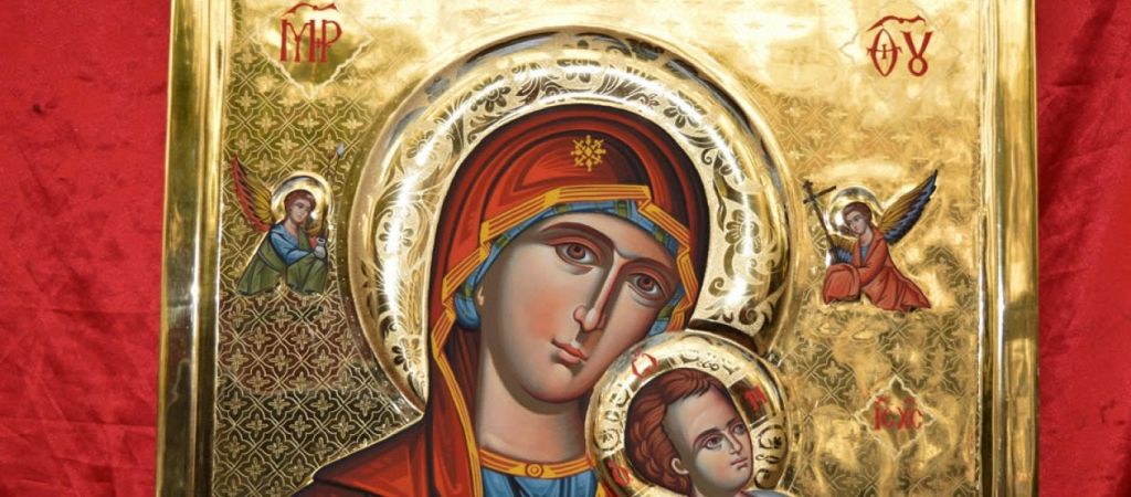 Παναγία : Το ιερότερο πρόσωπο της Ορθοδοξίας, αποκούμπι όλων των Ελλήνων