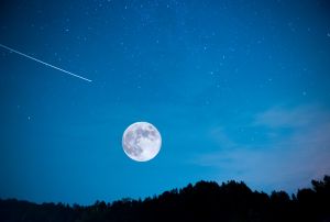 Η ορμητική Πανσέληνος κλέβει τη δόξα των Περσείδων