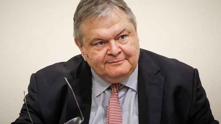 Καταθέτει για την υπόθεση Novartis ο Βενιζέλος