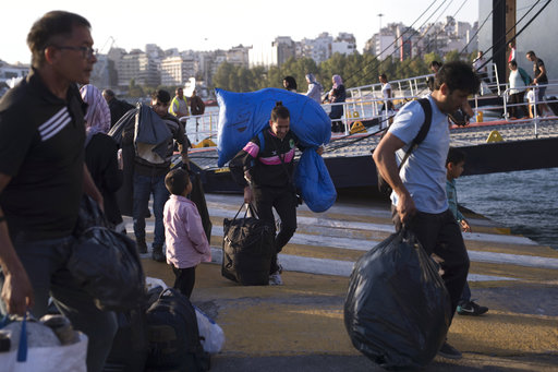 Προτεραιότητα στη στελέχωση των Κέντρων Υποδοχής και Ταυτοποίησης