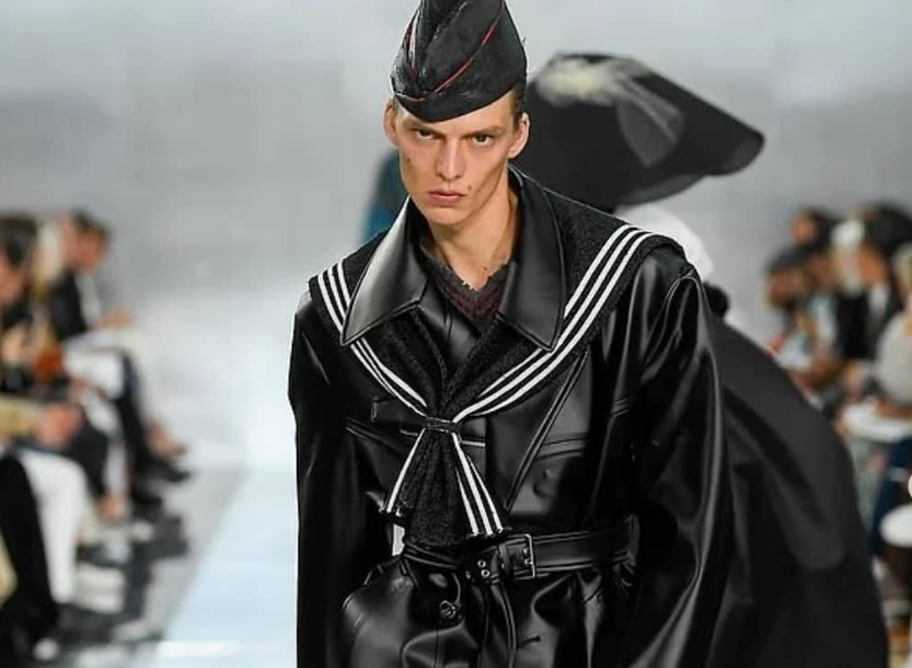 Γιατί έγινε viral το περπάτημα μοντέλου από τη Γερμανία