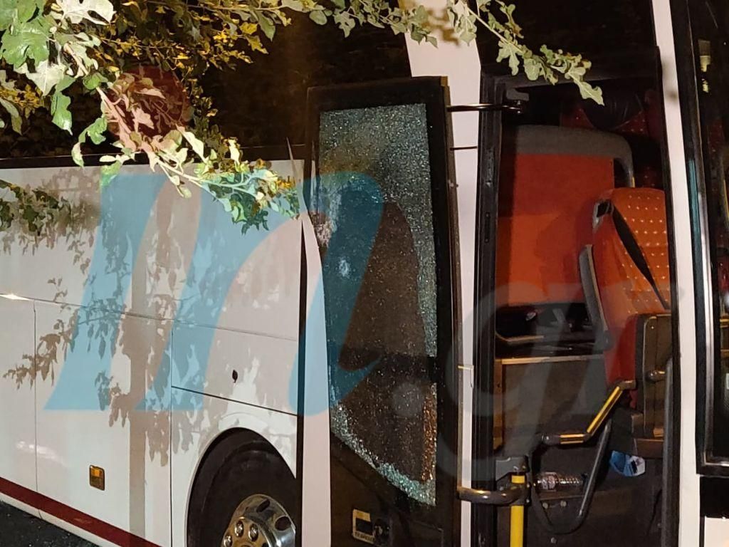 Οδηγός πυροβόλησε πούλμαν στο Κάραβελ