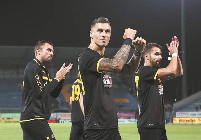 Σ’ αγαπώ, μ’ αγαπάς…