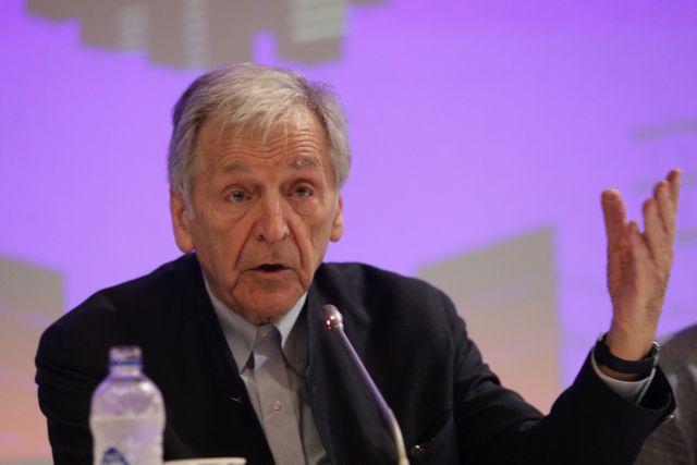 Ο Γαβράς για τους λόγους που γύρισε την ταινία «Ενήλικοι στην αίθουσα»