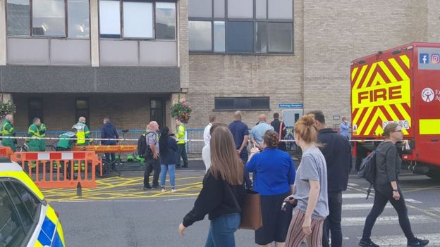 Βρετανία: Έξι άτομα μολύνθηκαν από «άγνωστη ουσία» που διέρρευσε σε νοσοκομείο