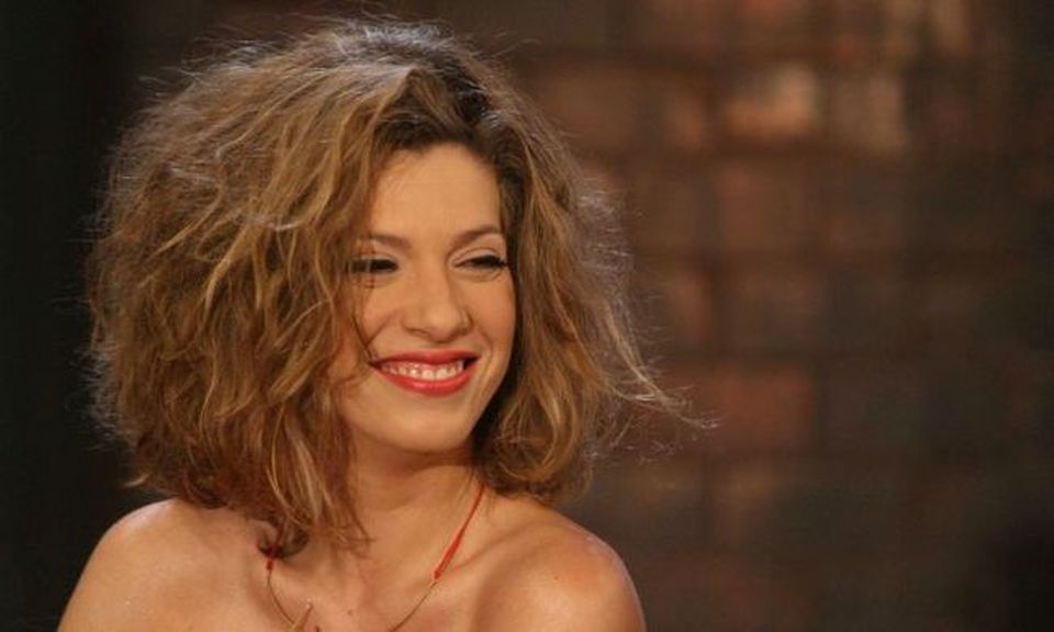 Σύλβια Δεληκούρα: Η topless φωτογραφία και το μήνυμά της για τη μητρότητα