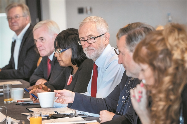 Πέντε χρόνια δικασμένος μακριά από το Μαξίμου 