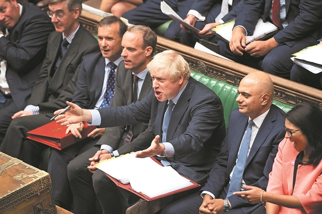 Απανωτά τα χαστούκια στον Μπόρις