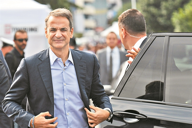 Στη Νέα Υόρκη με «μαστίγιο και καρότο»