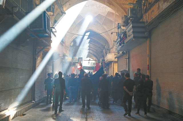 Απειλούν με «ολοκληρωτικό πόλεμο»