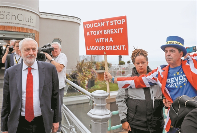 Εμφύλιος στους Εργατικούς