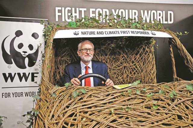 Θέλει να καταργήσει τα ιδιωτικά σχολεία