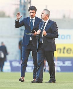 Στην αγορά για κόουτς