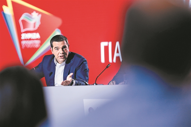 Επιμένει στα φάλτσα με το πλεόνασμα