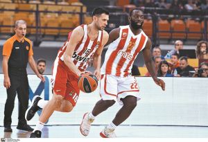 Τζένκινς καλεί Σλούκα στο Λιμάνι