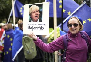 Brexit: «Ο Τζόνσον έχασε τον έλεγχο» λέει ο Βρετανικός Τύπος