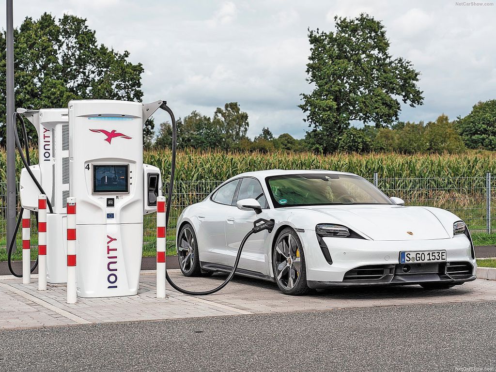 Πύραυλος εδάφους πολλών βολτ