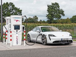 Πύραυλος εδάφους πολλών βολτ