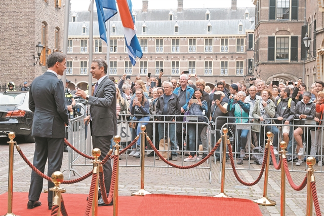 «Εκτός Σένγκεν όσοι δεν θέλουν πρόσφυγες»