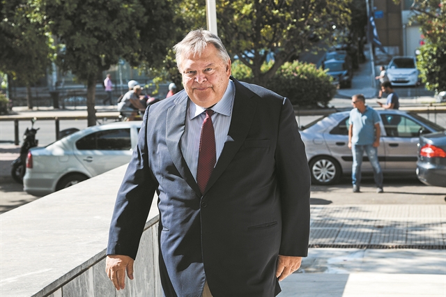 Επιμένει για Εξεταστική