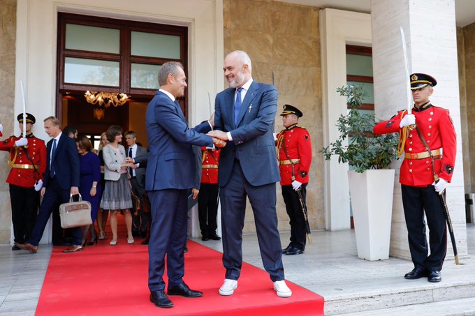 Εκκληση Τουσκ να αρχίσουν οι ενταξιακές συνομιλίες με Β. Μακεδονία και Αλβανία